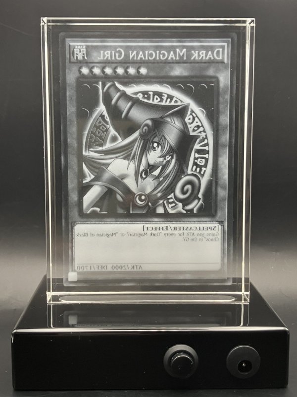 画像2: クリスタル製ブラックマジシャンガール (2)